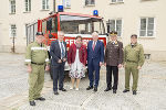 Landeshauptmann-Stellvertreter Anton Lang (2.v.l.), Landtagsabgeordnete Silvia Karelly (3.v.l.), Landeshauptmann Hermann Schützenhöfer (4.v.l.) und Landesfeuerwehrkommandant Reinhard Leichtfried (5.v.l.) mit Vertretern der Freiwilligen Feuerwehr Fischbach. © Foto Fischer; bei Quellenangabe honorarfrei